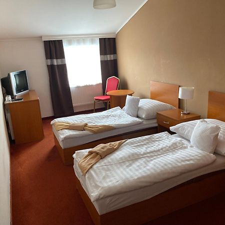 Hotel Cerny Orel Zatec Zewnętrze zdjęcie