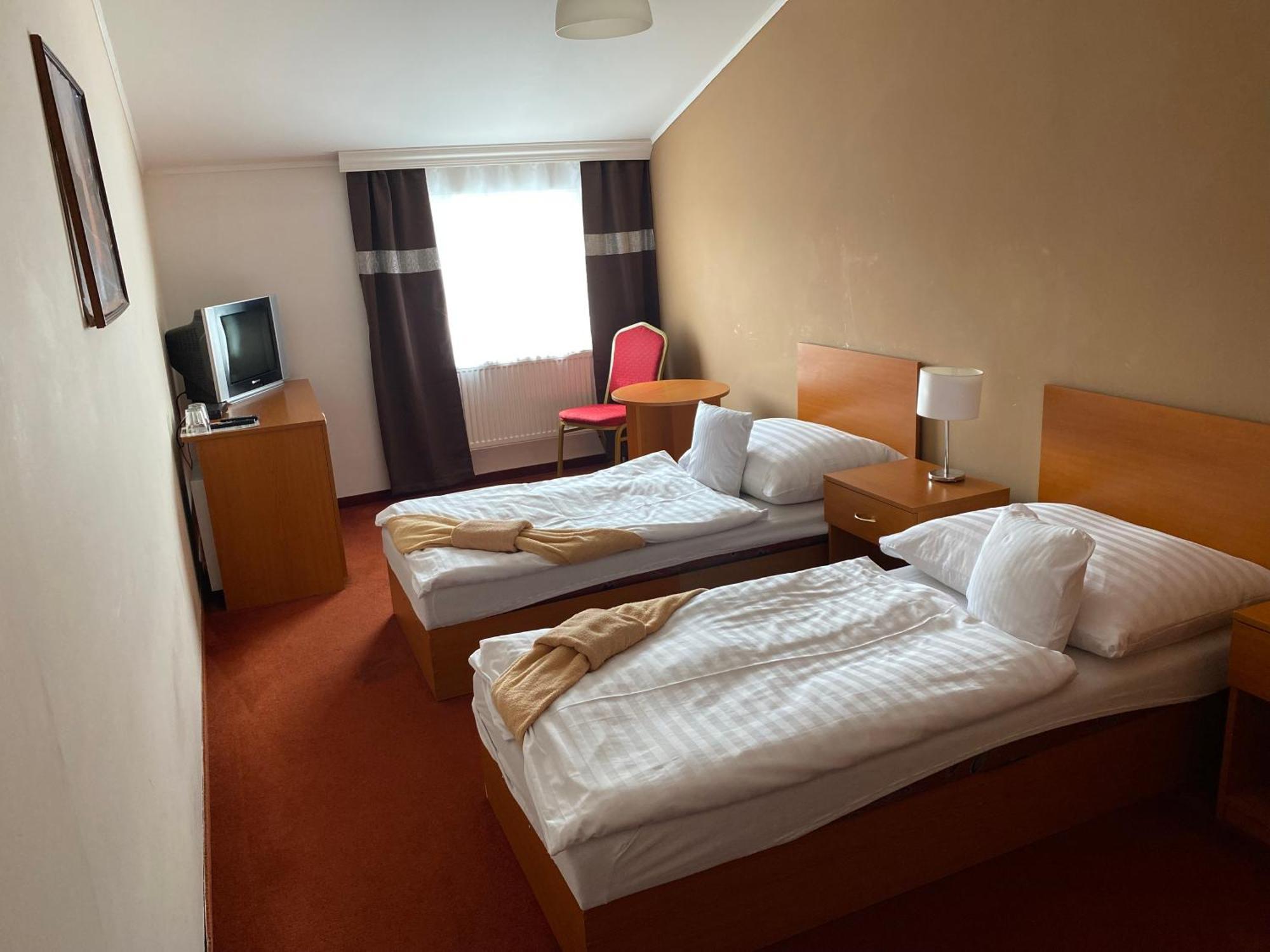 Hotel Cerny Orel Zatec Zewnętrze zdjęcie